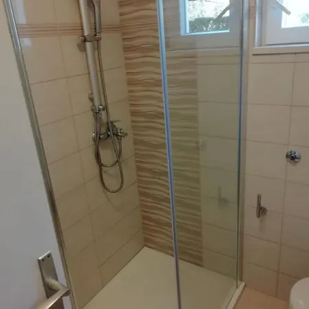 Marino - Near Family Friendly Apartman Supetar
