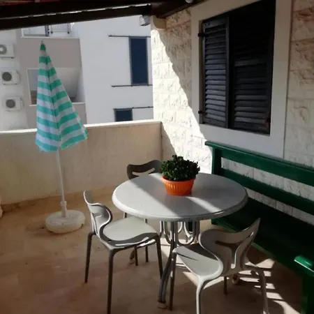 Apartman Marino - Near Family Friendly Supetar