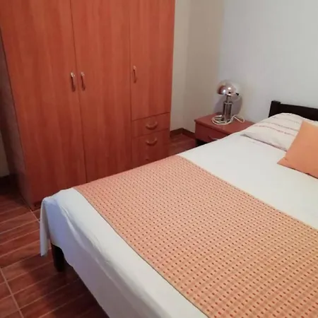 Marino - Near Family Friendly Supetar