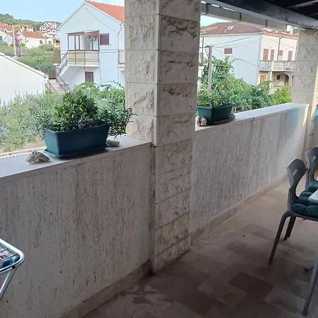 Apartman Marino - Near Family Friendly Supetar