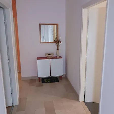 Marino - Near Family Friendly Apartman Supetar